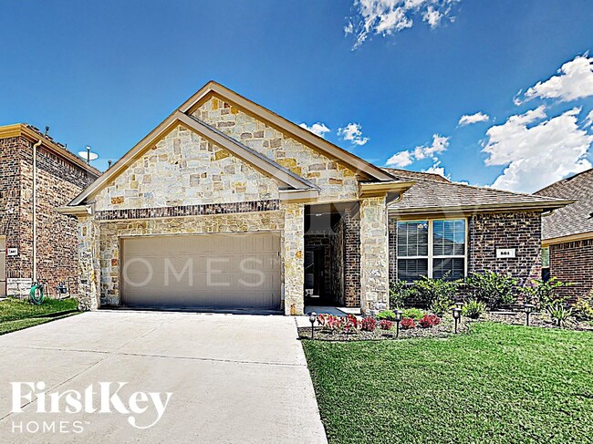 Building Photo - 561 Jamestown Ln