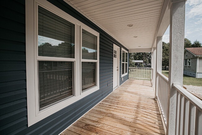 Photo - Inviting 3 bed, 2 bath Mount Pleasant rental Unit B
