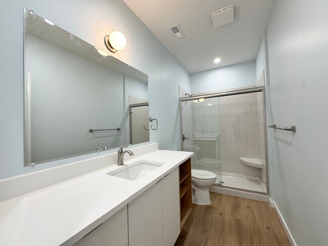 Photo - 517 Gillis St Unidad 302