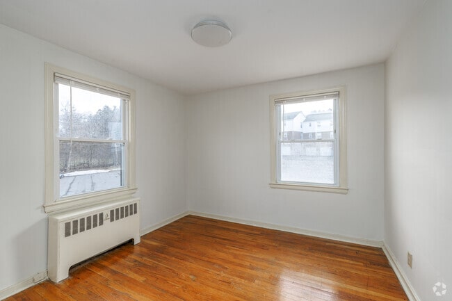 2BR, 1BA - 780SF - Second Bedroom