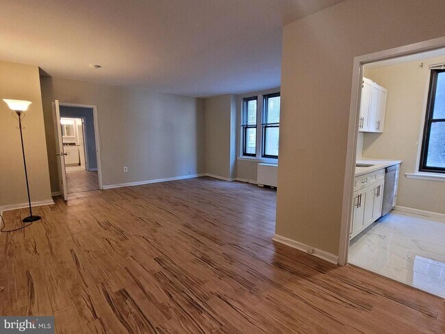 Photo - 135 S 19th St Unidad 908