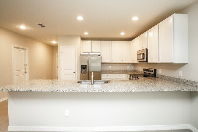 Photo - 18 Peterlee Ct