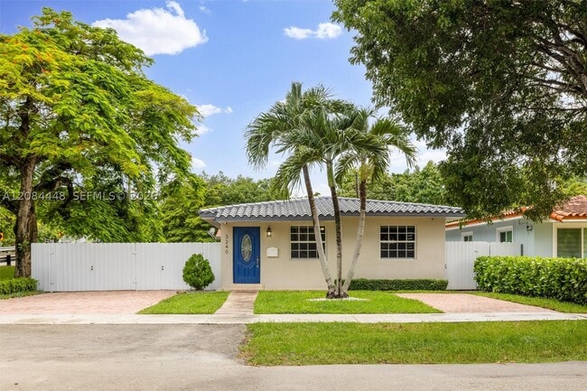 Building Photo - 3240 SW 69th Ave
