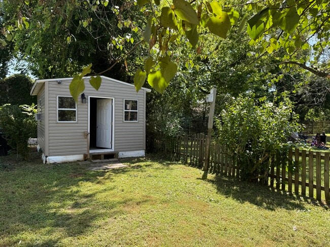 Photo - 212 Glover St
