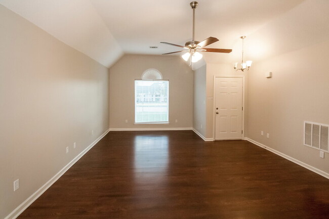 7746 Annesdale Dr