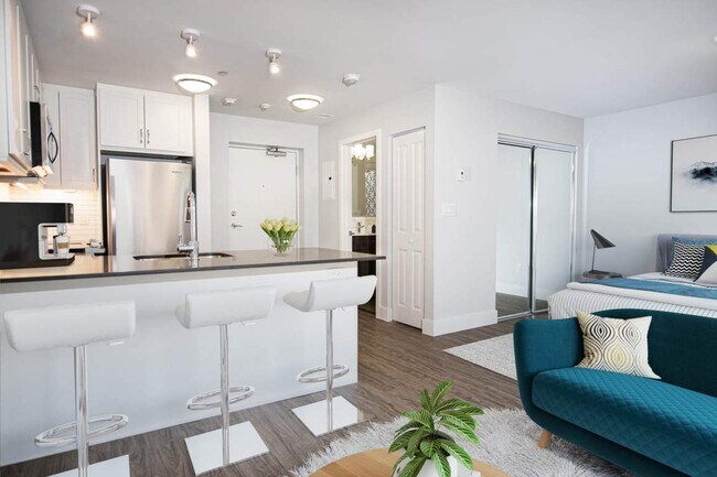 Photo - 77 Parkwoods Village Dr