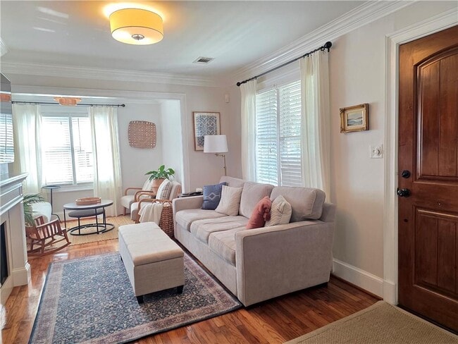 Photo - 2076 Anderson Dr SE