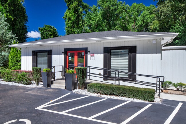 Photo - University Oaks