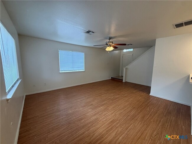 Photo - 125 Cedargrove