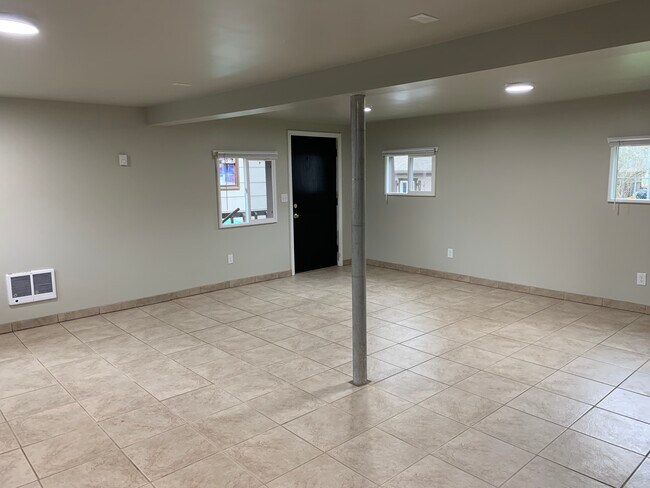 Lots of open space! (front door) - 1924 SE 139th Ave Unit Cottage