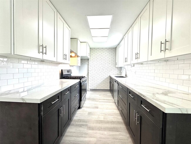 Photo - 5538 Mackinaw St