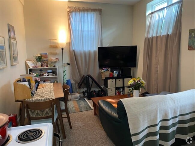 Building Photo - 220 Massachusetts Ave Unit B Rental