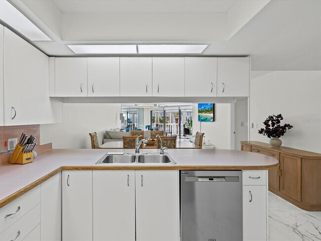 Photo - 6650 Sunset Way Unidad 204