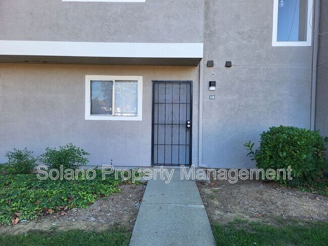 Photo - 1910 Grande Cir