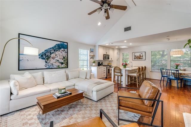 Photo - 6119 Oram St