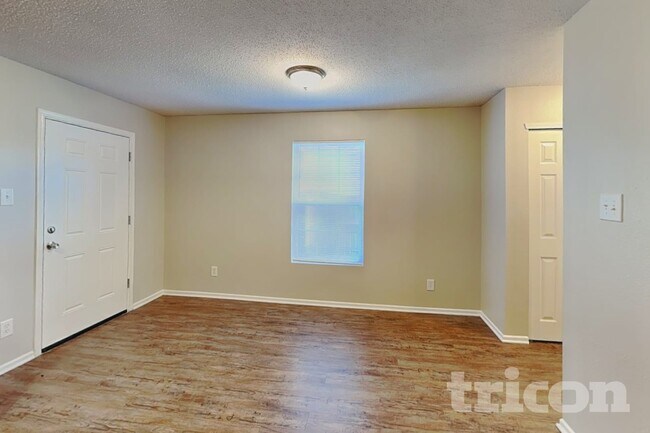 678 Runnymede Ct
