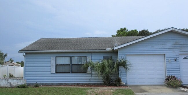 Building Photo - 2BR 2BA DUPLEX IN PELICAN COVE WEST
