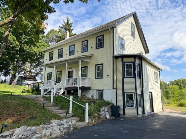 Photo - 17 Maple Grange Rd Unit 1