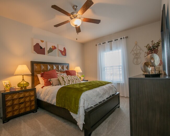 97 North Oak Apartments Kansas City, MO