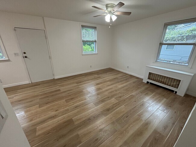 Photo - 102 Woodland Ave