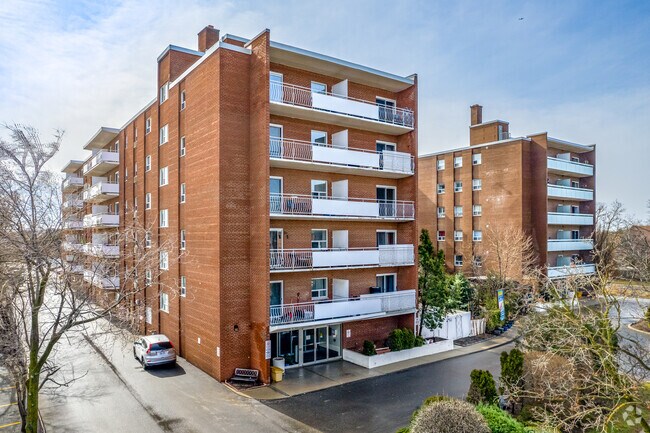 6 Storey Quiet Street - 123 / 125 Railroad