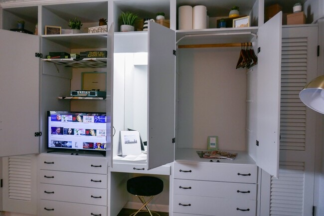 Lots of storage space! (More closet space unseen here) - 803 Hillview Heights Unit Apt 205