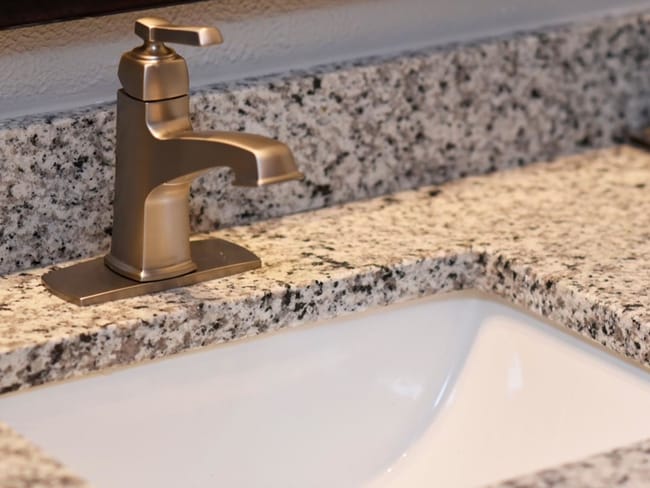 Granite counters & stainless finishes