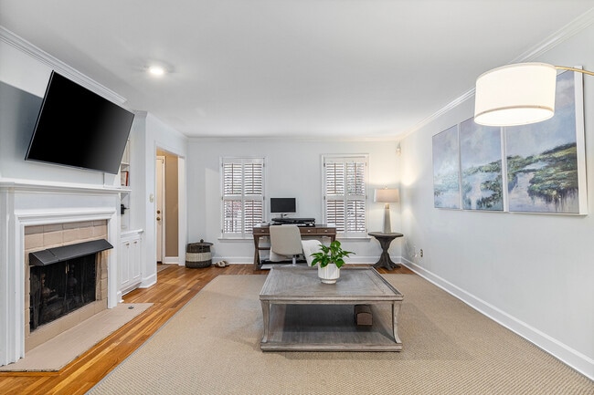 Photo - 104 Terrace Dr NE