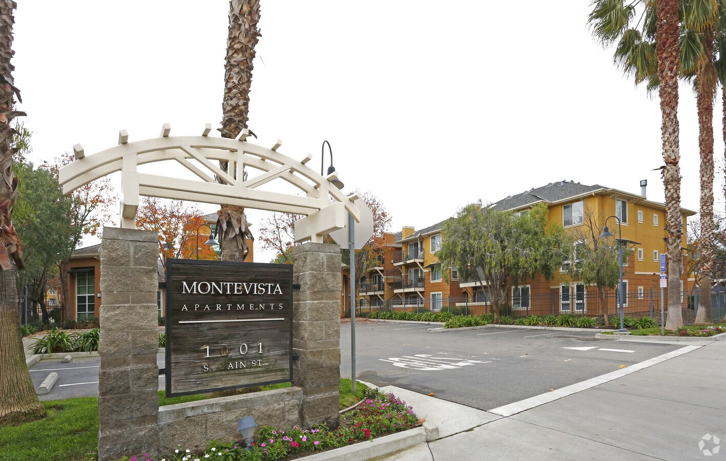Montevista Apartments - Montevista Apartments
