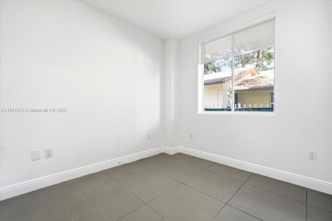 Photo - 541 NW 33rd St Unit 1