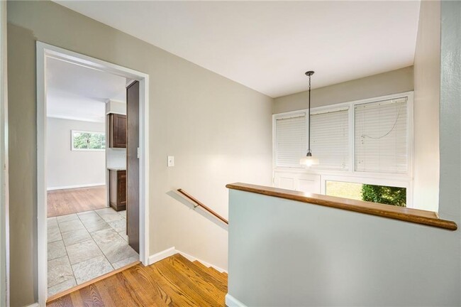 Photo - 4293 Rickenbacker Way NE