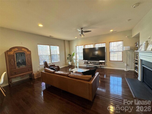 Photo - 280 W Bland St