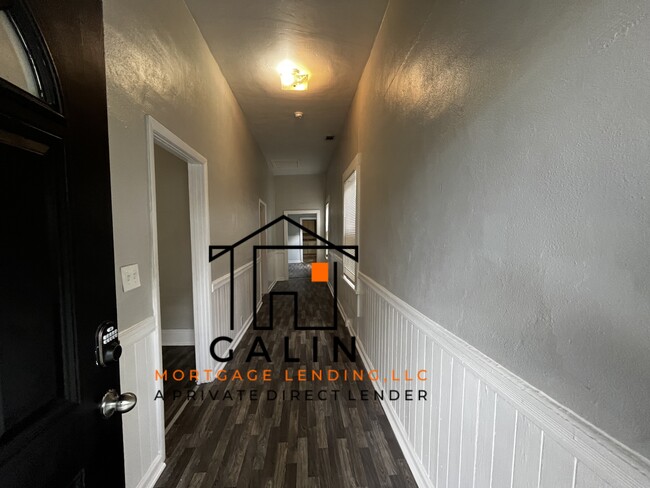 Photo - 726 E 38th St