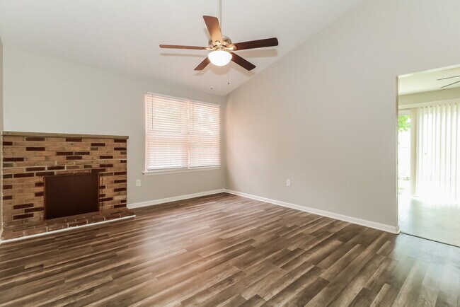 Photo - 244 Mantua Blvd