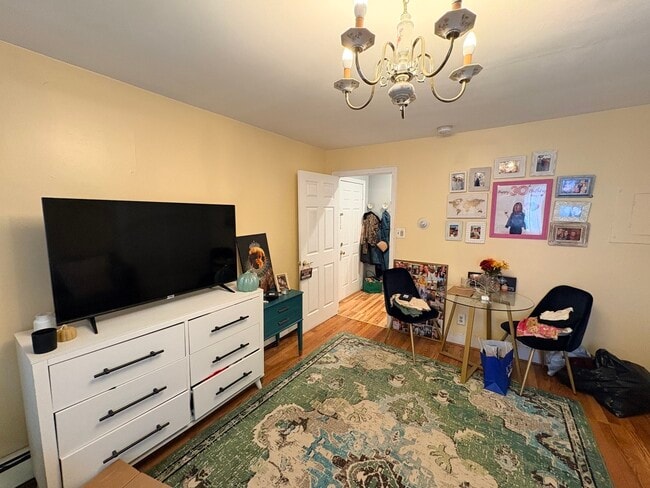 176 W Sixth St Unit 1