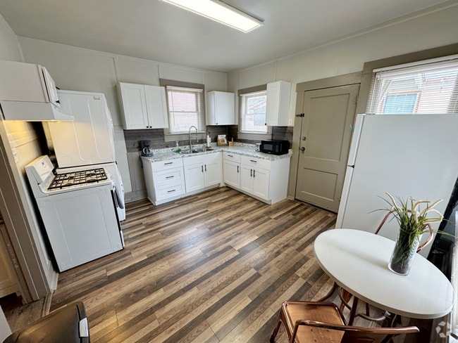 Building Photo - 519 W Ridgewood Ct Rental