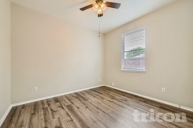 Photo - 103 Hollow Tree Dr