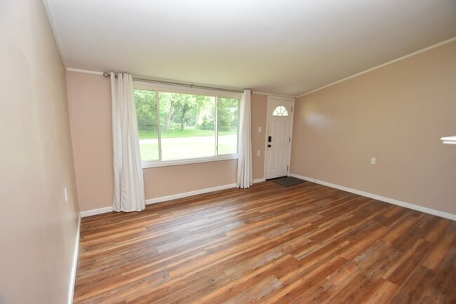 Photo - 4 bedroom 2 bath home close to UP Mall