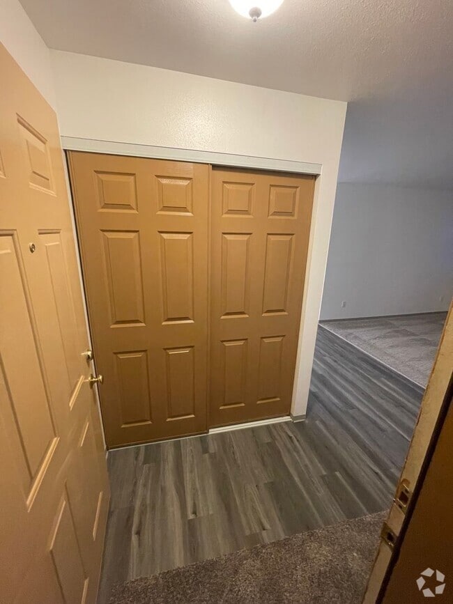 Building Photo - Redoubt View Apartments Inc