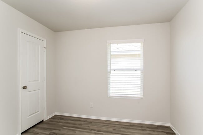 Photo - 8723 Lar Ree Oaks Cir