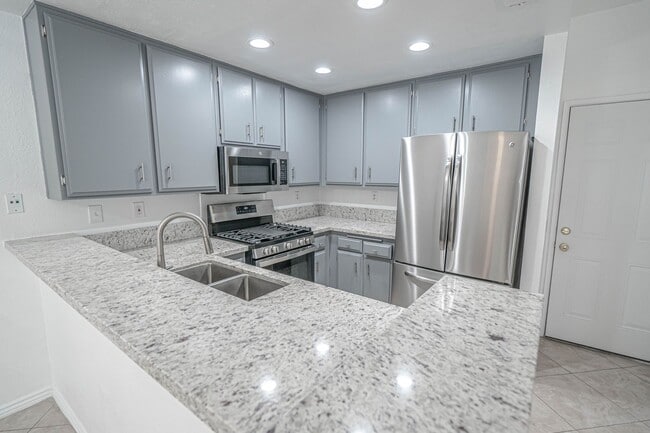 Photo - COMING SOON! Palisades 3 Bedroom Townhome for Rent in Stevenson Ranch!