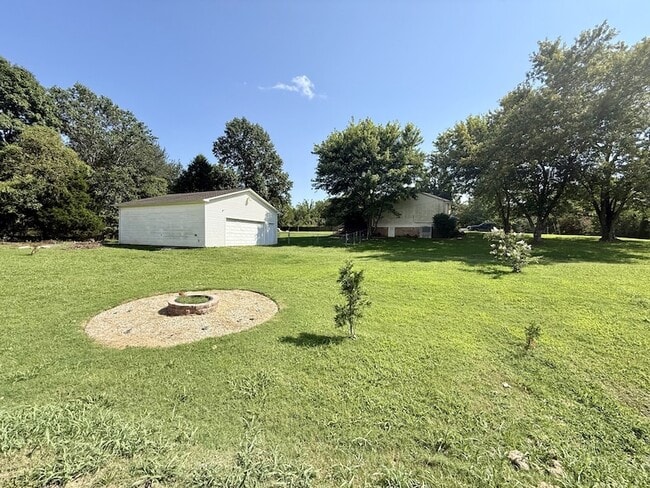 Photo - 803 Merritt Lewis Ln