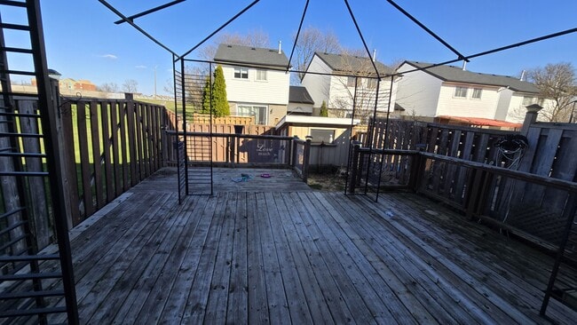 Photo - 1190 Upper Ottawa St