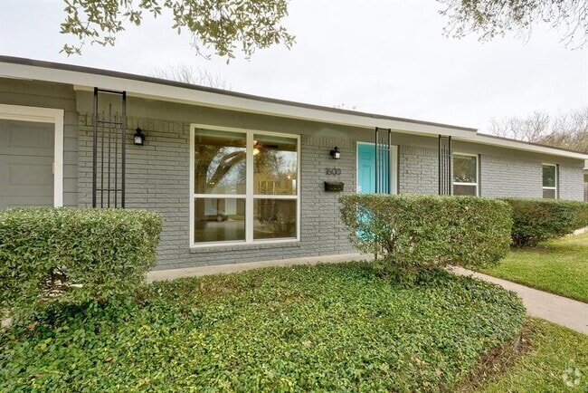 Building Photo - 1600 Ashberry Dr Rental