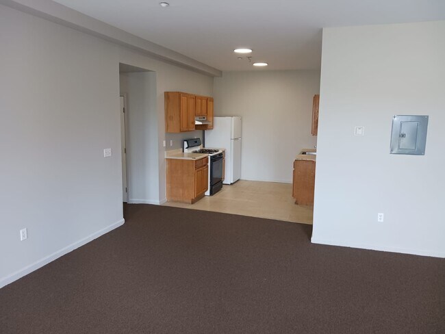 Photo - 588-612 E Main St Unit 592