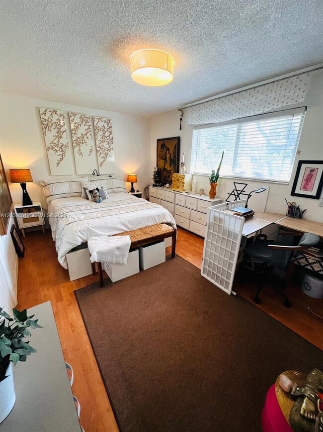 520 NE 38th St Unit 15