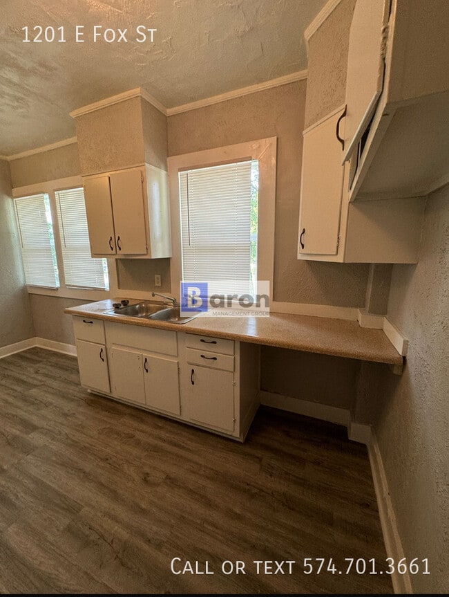 Photo - 1201 E Fox St