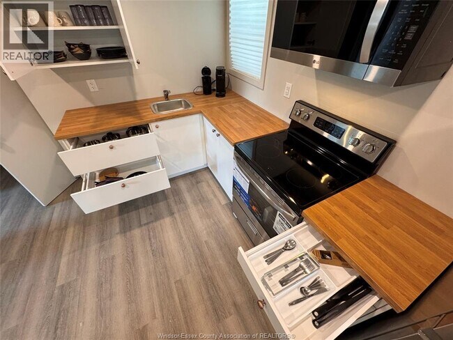 Photo - 1654 Martindale St