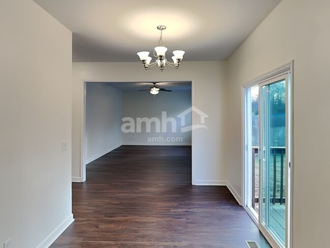 Photo - 3058 Romain Trail