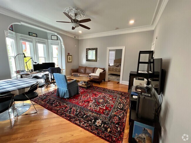 Building Photo - 37 Spring St Unit 2 Rental